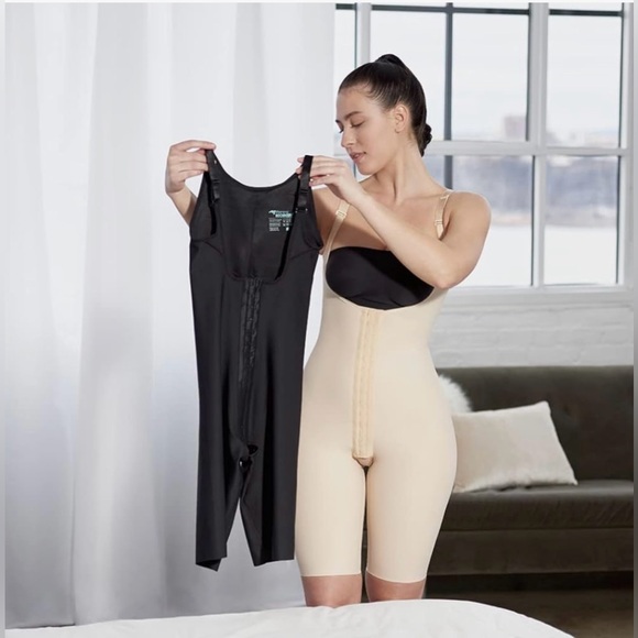 Marena | Compression Garment with High Back/Short Length - Picture 7 of 10